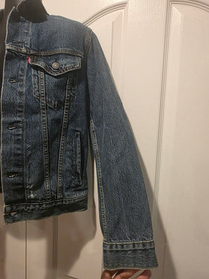 Levi's Original Trucker Ripped Denim Jean Dark Wash Frayed Jacket (Size Small)