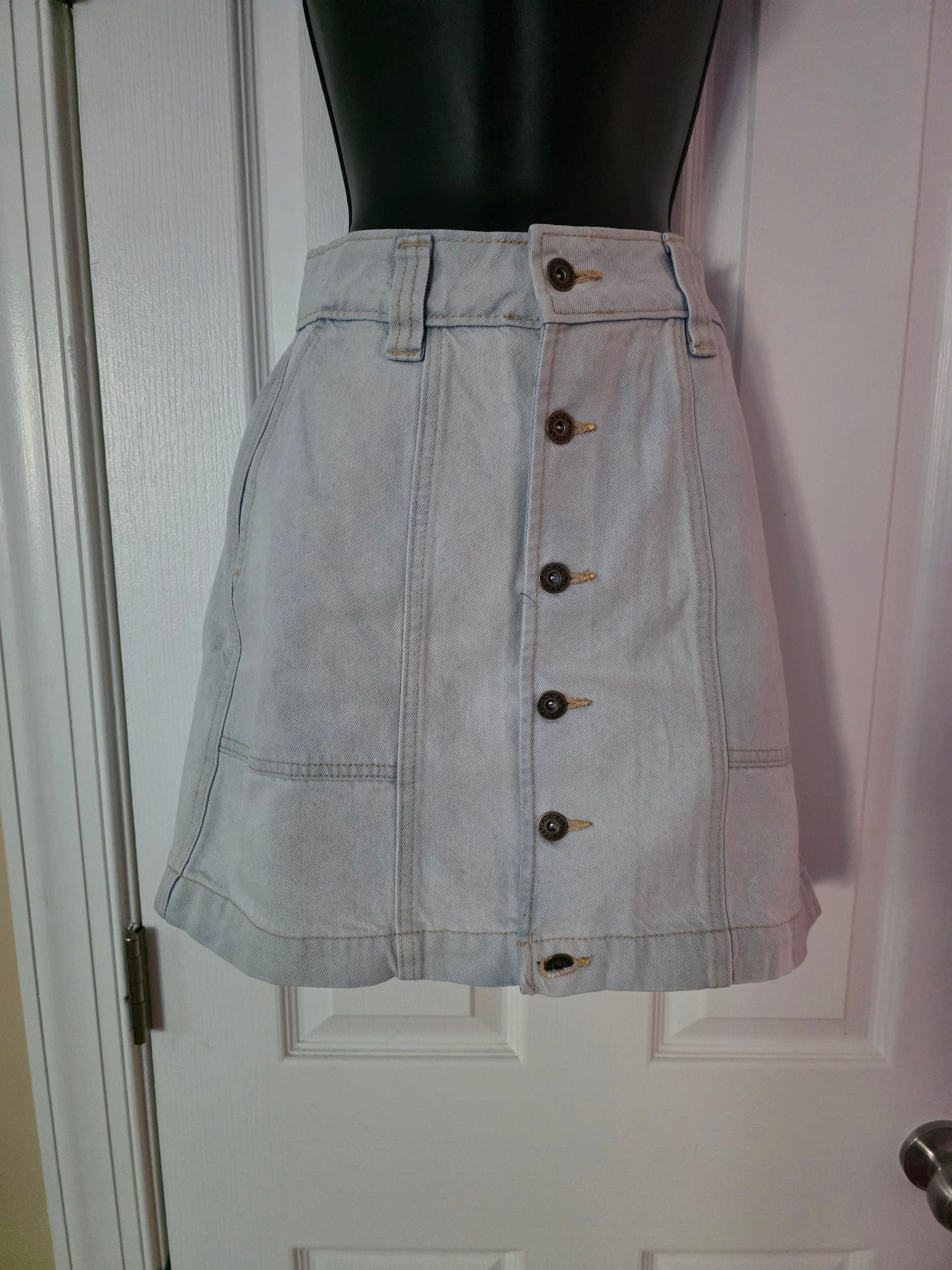 Womens Dickies Denim Button High Rise Mini Skirt (Size Medium)