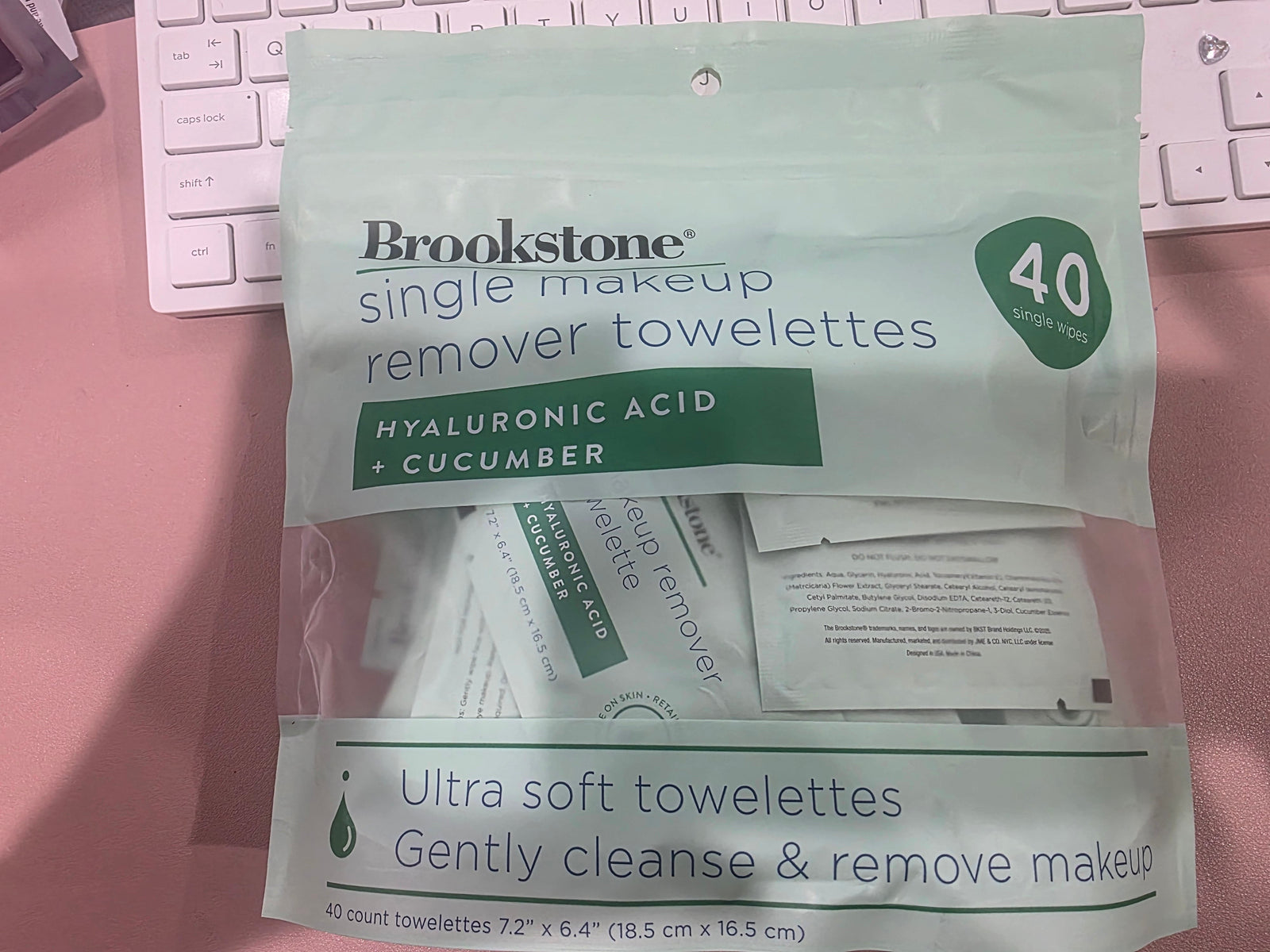 Brookstone Single Makeup Remover Towelettes Hyaluronic Acid and Cucumber (40 Count Wipes)