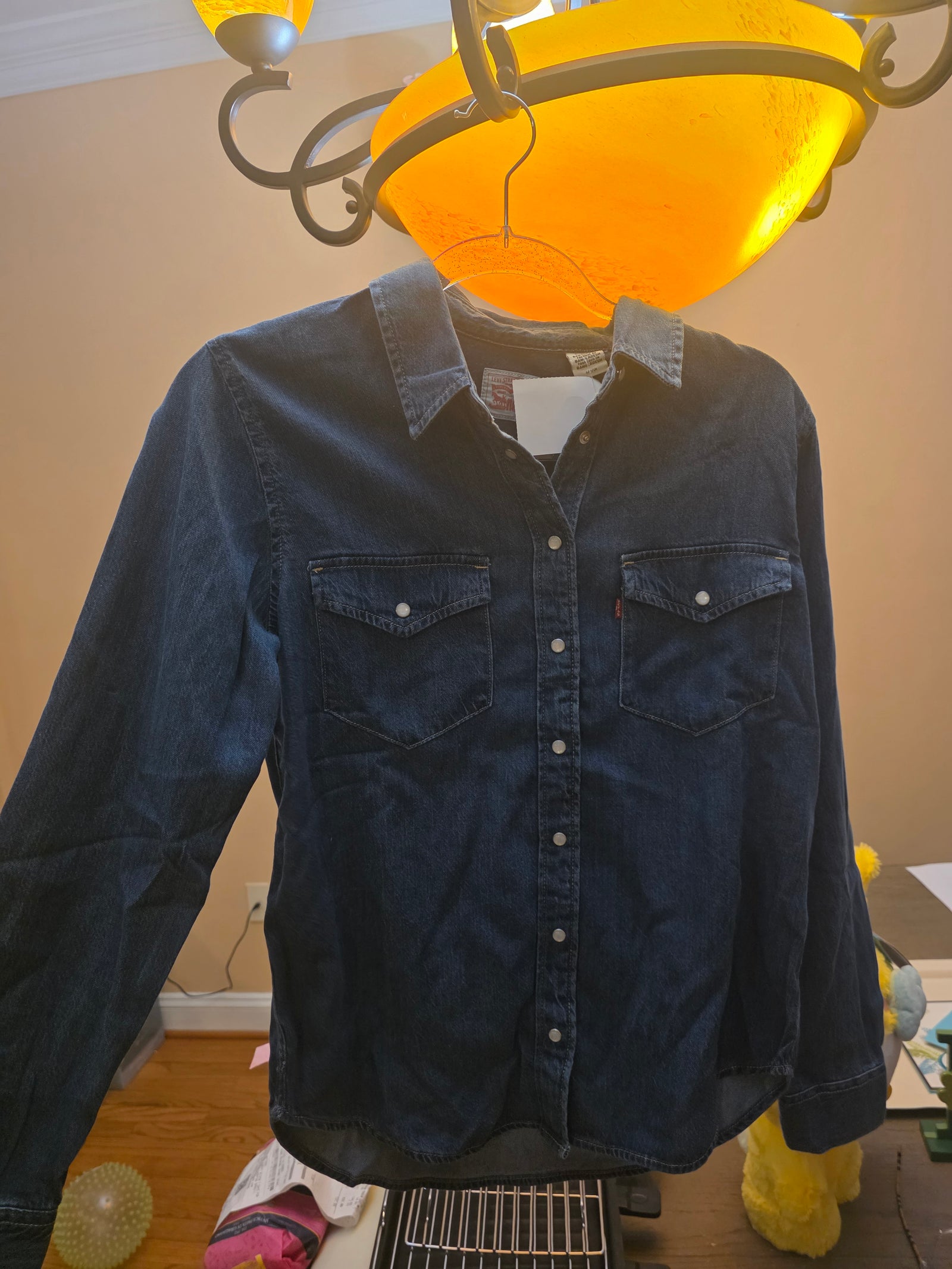 Women's Levi's Iconic Dark Demin Long-Sleeved Shirt (Small)