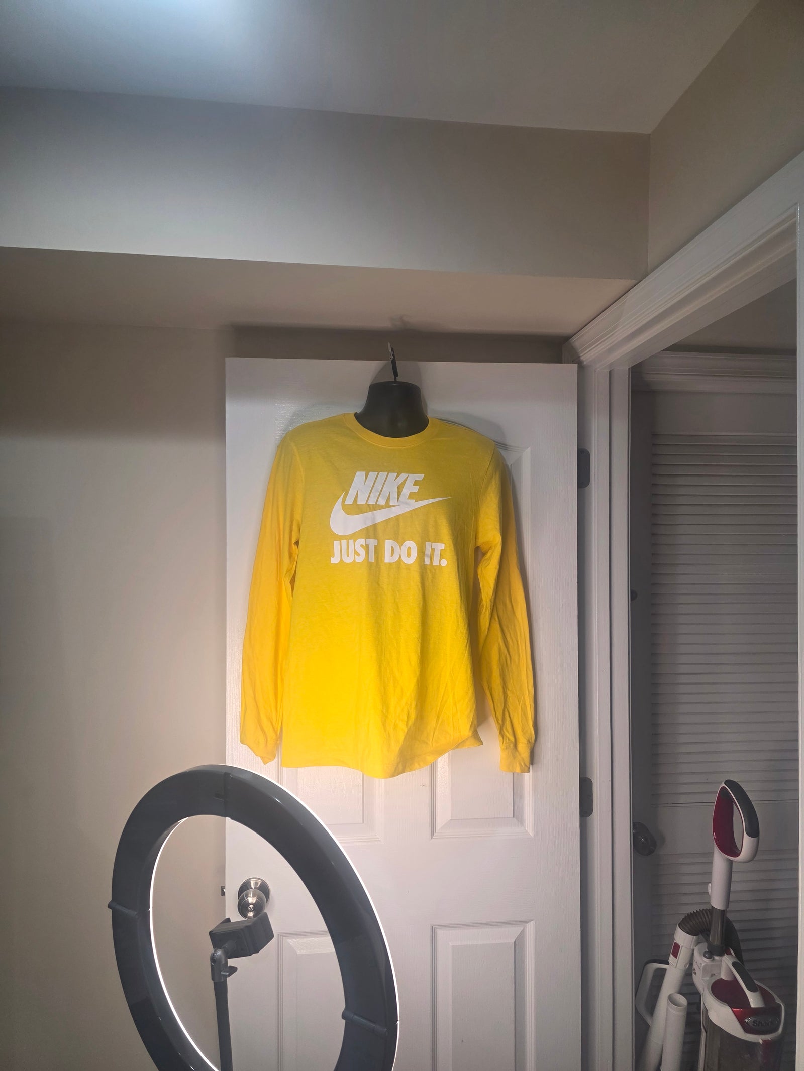 Goldenrod Nike Sportswear Swoosh 'Just Do It' T-Shirt (Size Small)