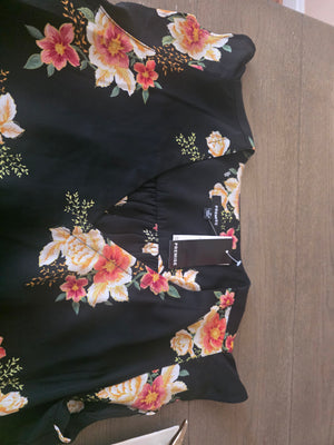 Womens Floral Black Bouquet Blouse (Size Medium)