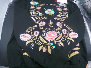 Black Floral Embroidered Top (Size Large) Solitaire