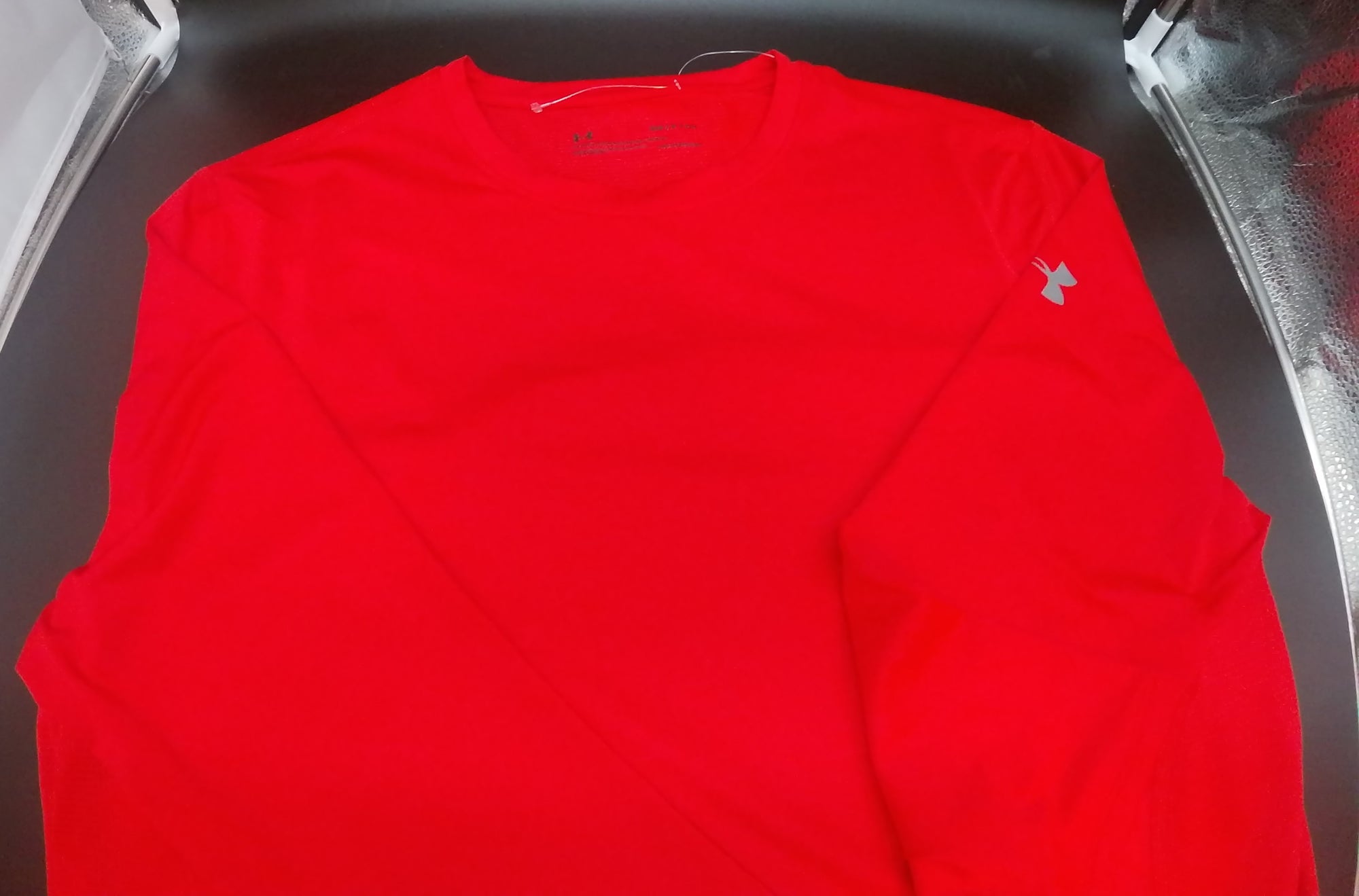 RED Under Armour Performance Tee (Size Small)