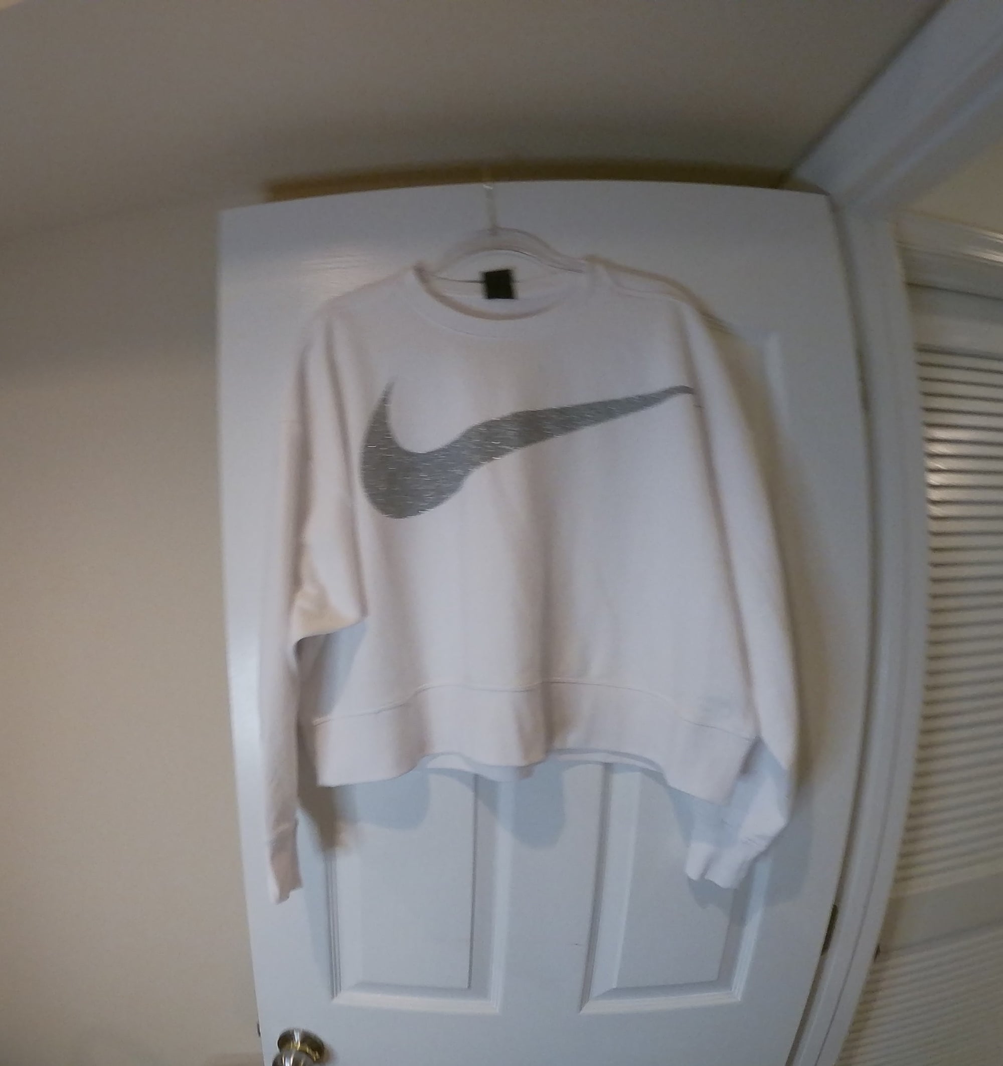 White Nike "Swoosh" Logo Crop Top Sweatshirt (Size Large)